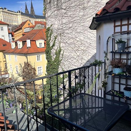 Appartamento Apartman Mala Strana Praga Esterno foto