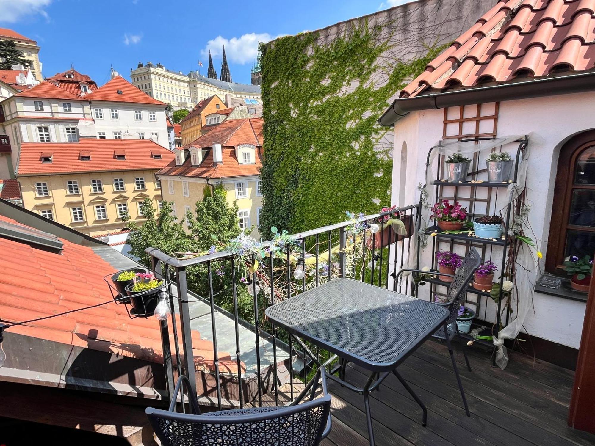 Appartamento Apartman Mala Strana Praga Esterno foto